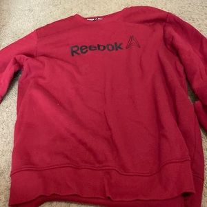Burgundy Reebok sweat shirt size large good condition wore once
